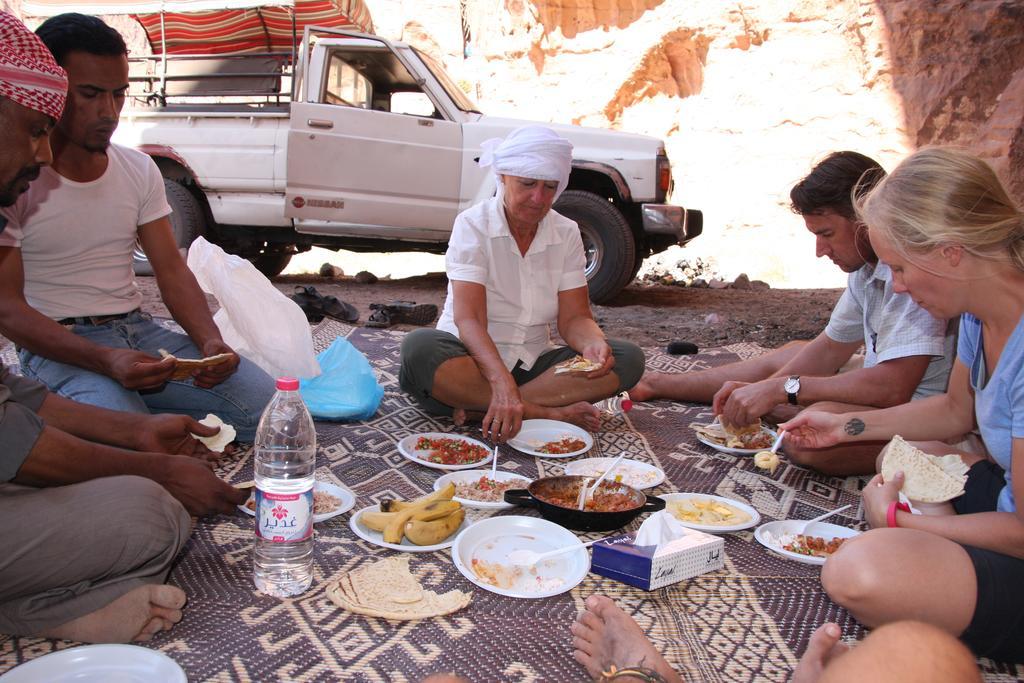 Wadi Rum Sleep Under The Stars 外观 照片